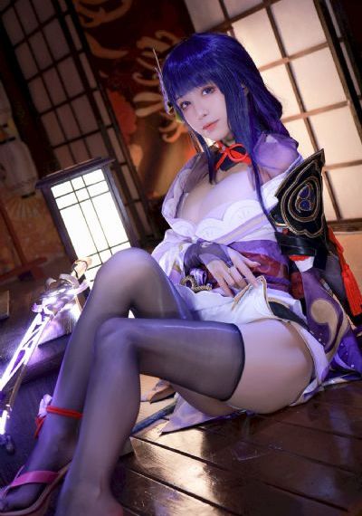 妈妈的善良朋友_JVID性感写真